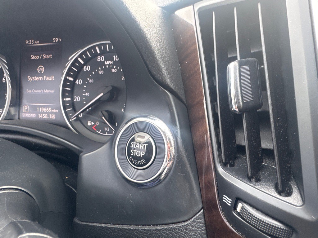 2018 INFINITI Q50 Image 32