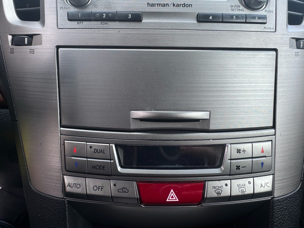 2013 Subaru Outback Image 21