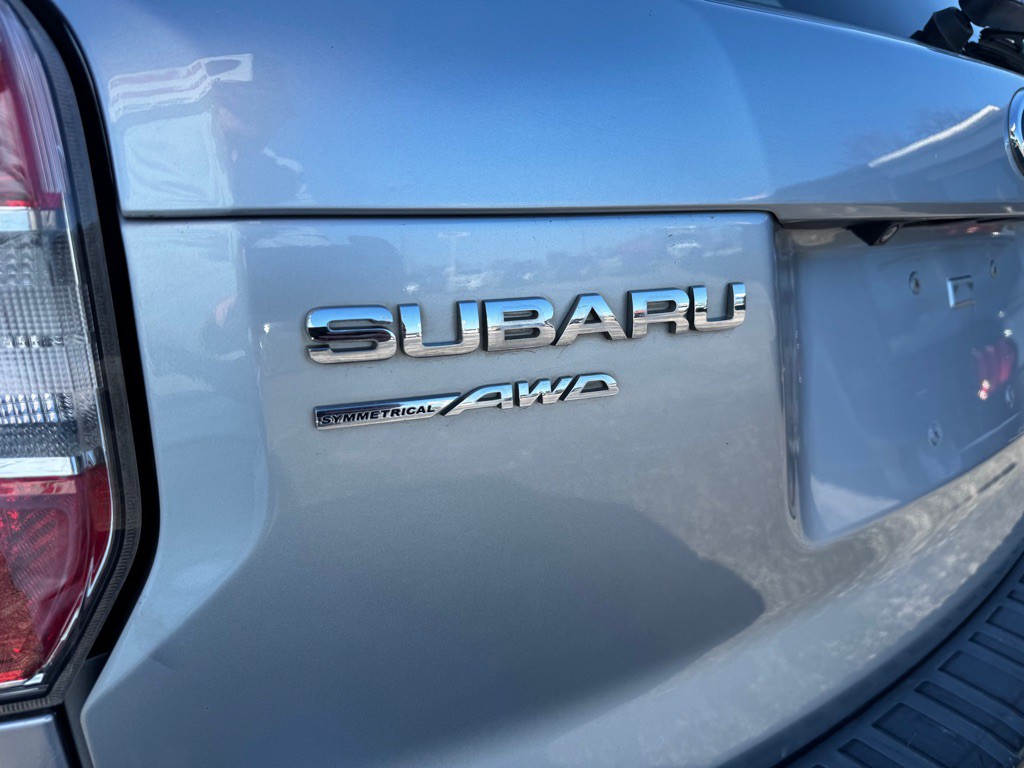 2016 Subaru Forester Image 12