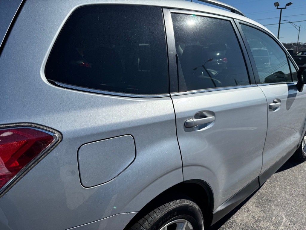 2016 Subaru Forester Image 20