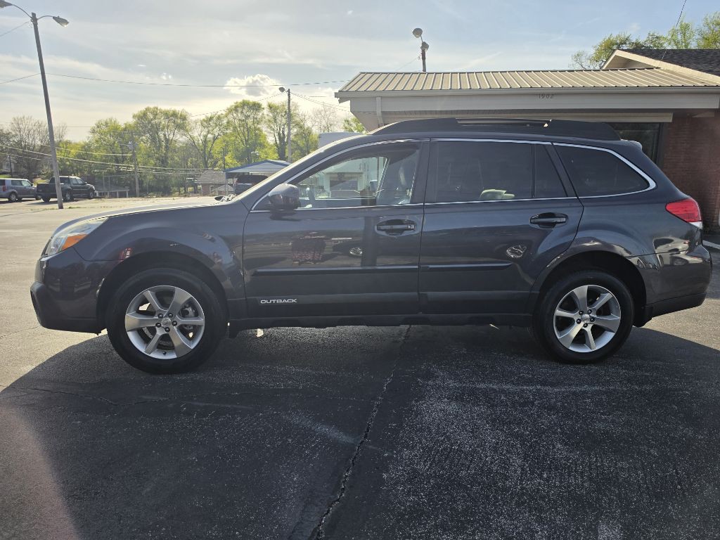 2013 Subaru Outback Image 2