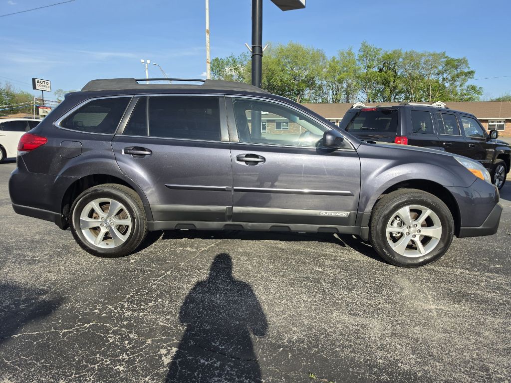 2013 Subaru Outback Image 10