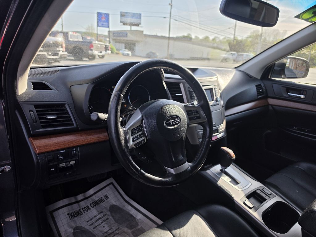 2013 Subaru Outback Image 14