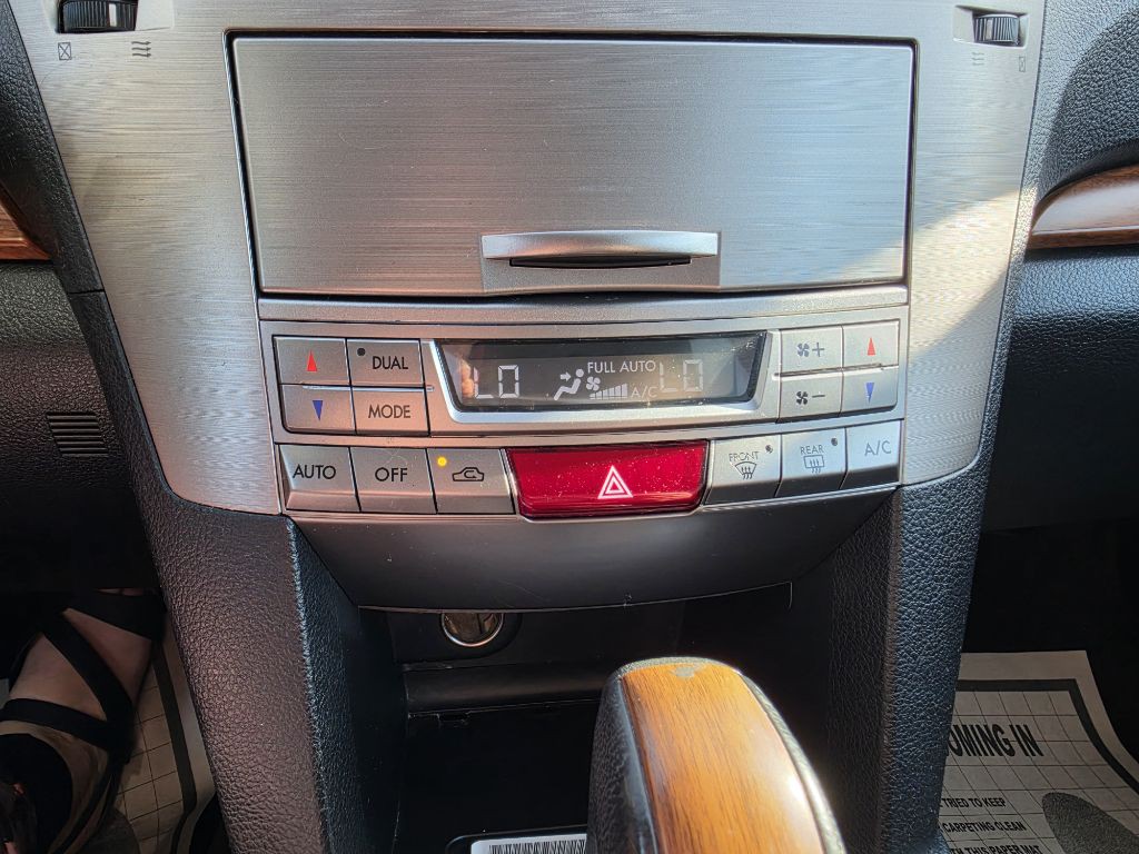 2013 Subaru Outback Image 28