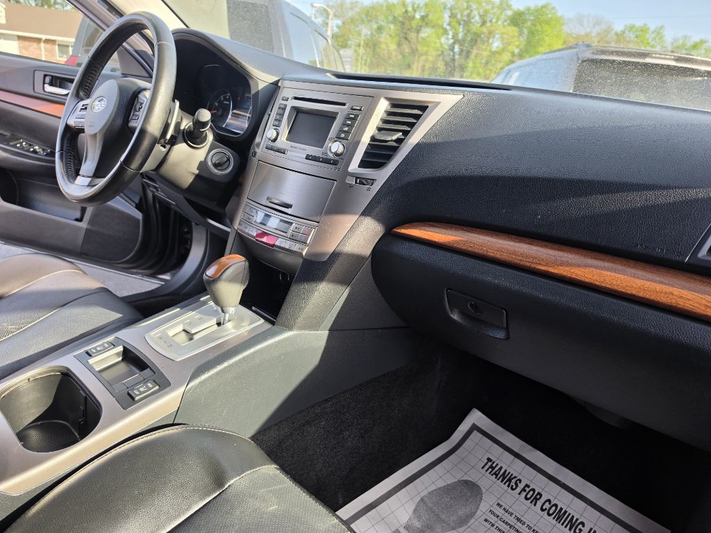 2013 Subaru Outback Image 43
