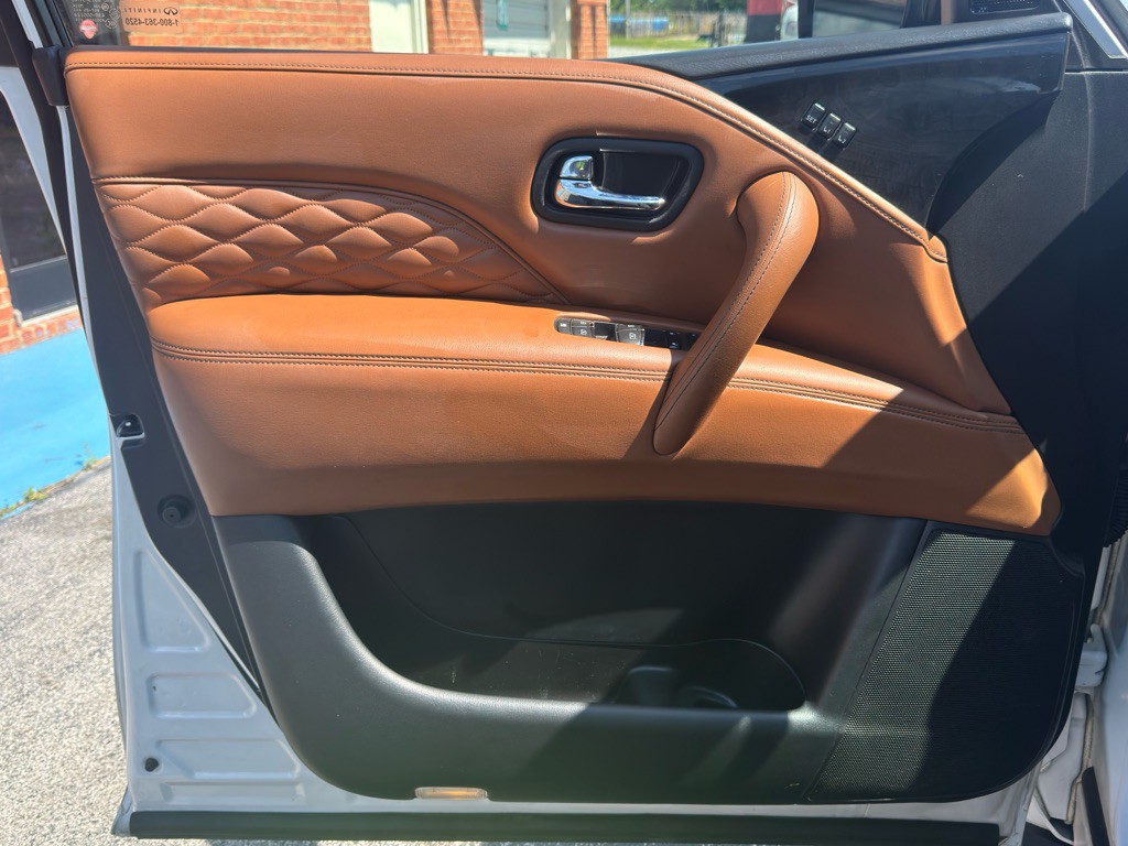 2019 INFINITI QX80 Image 10
