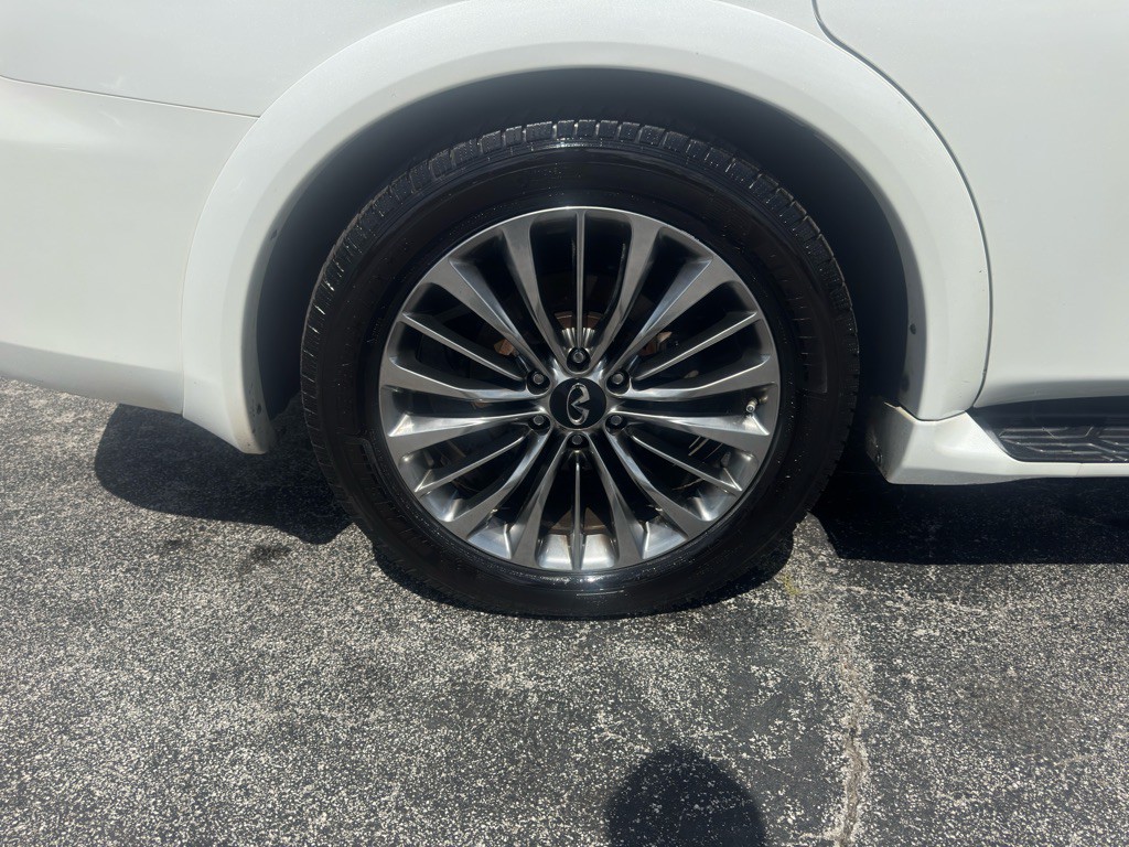 2019 INFINITI QX80 Image 41