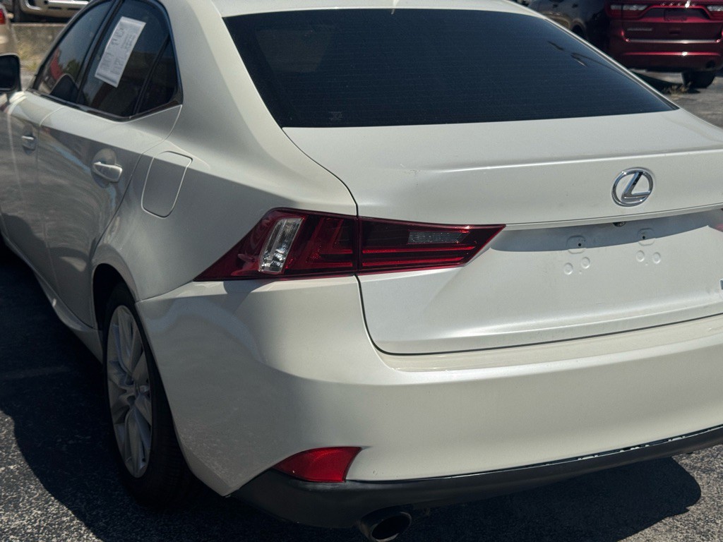 2015 Lexus IS Image 5