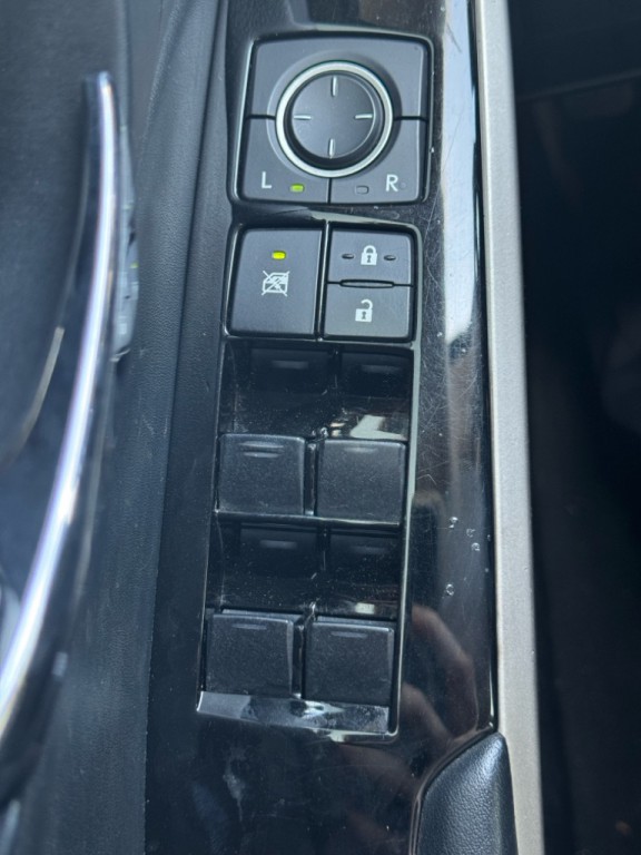 2015 Lexus IS Image 19