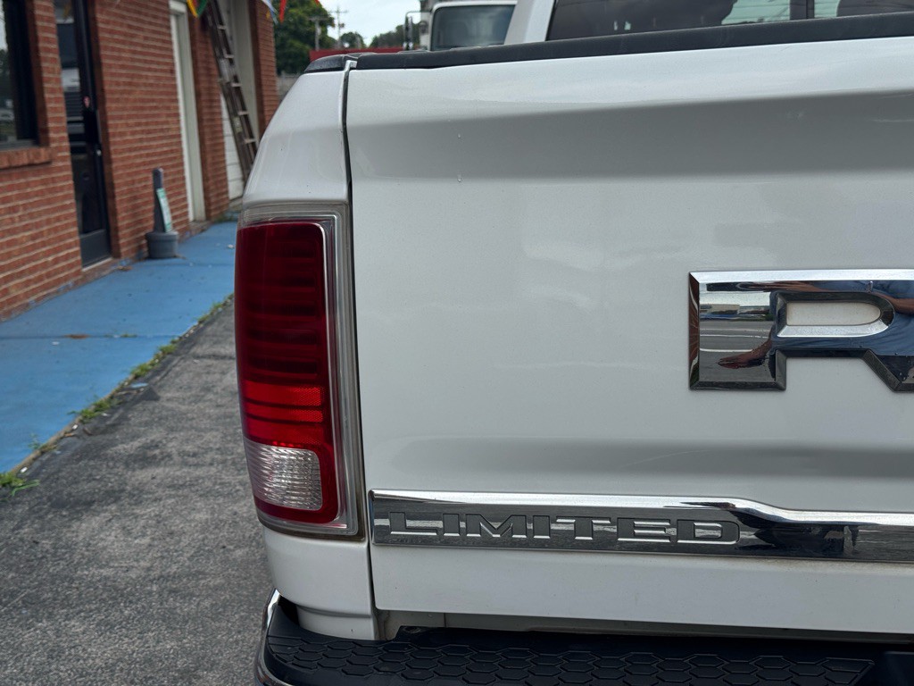 2016 RAM 1500 Image 42