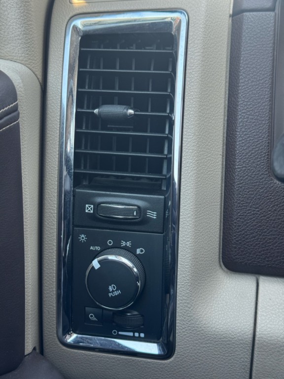 2016 RAM 1500 Image 18