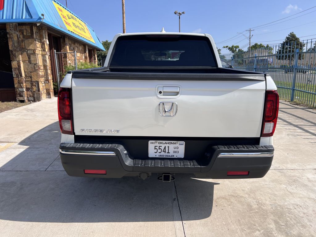 2017 Honda Ridgeline Image 5
