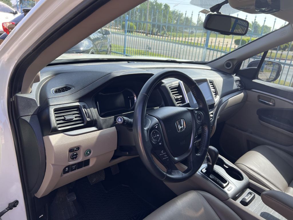 2017 Honda Ridgeline Image 11