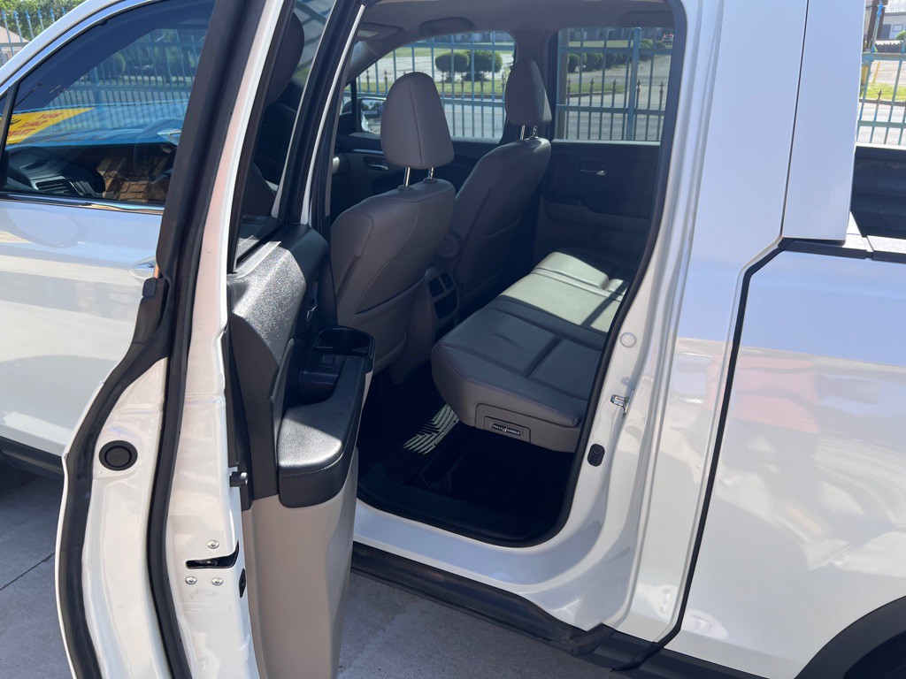 2017 Honda Ridgeline Image 29