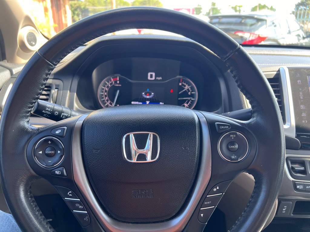 2017 Honda Ridgeline Image 37