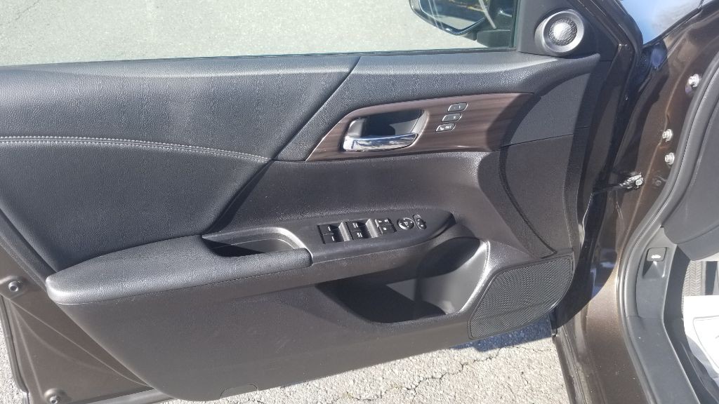 2016 Honda Accord Image 6