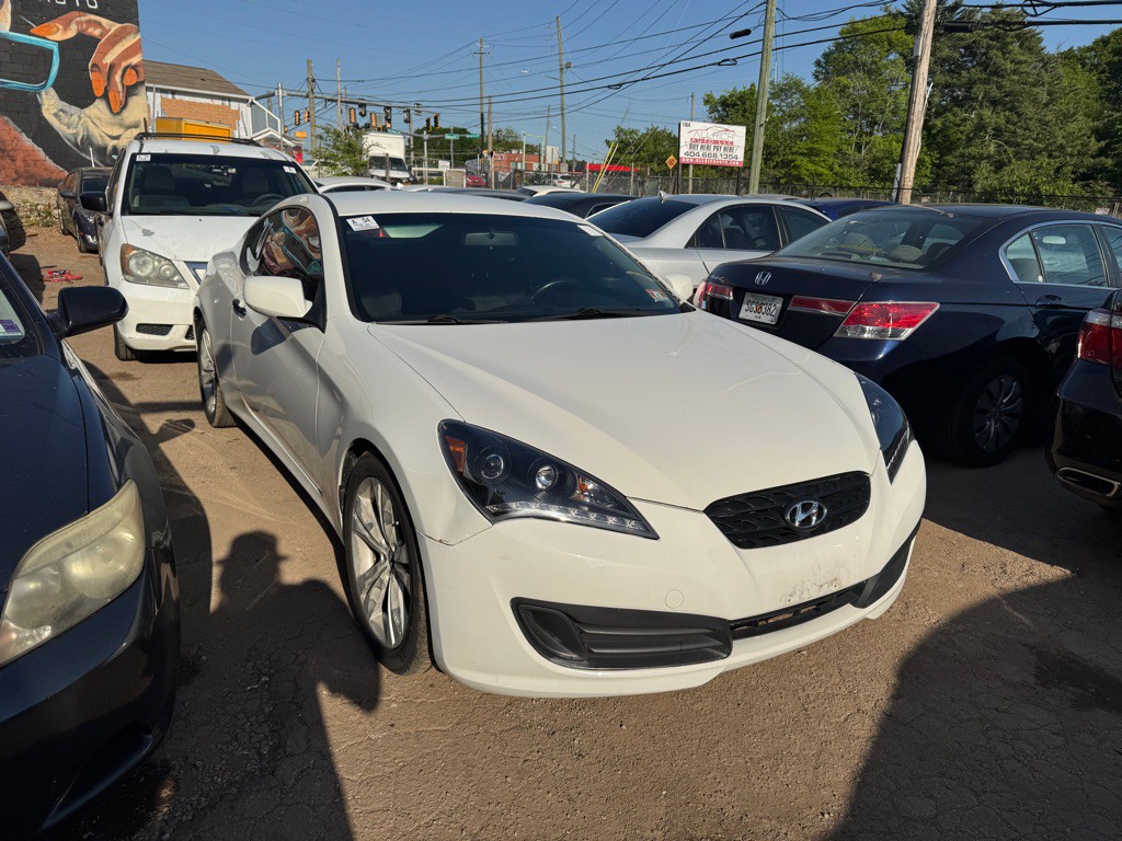 2012 Hyundai Genesis Image 2