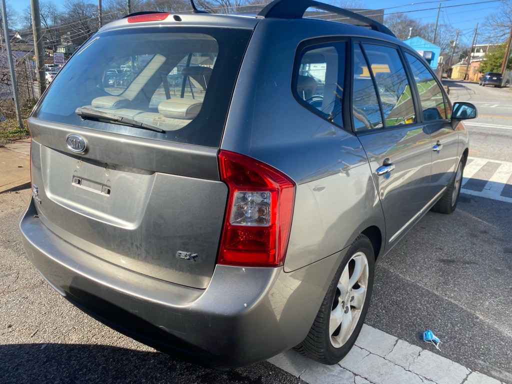 2009 Kia Rondo Image 3
