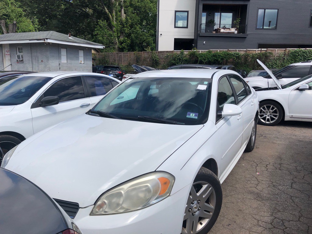 2011 Chevrolet Impala Image 2