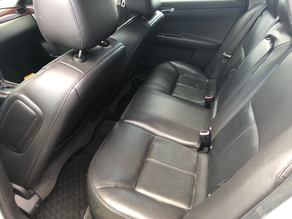 2011 Chevrolet Impala Image 5