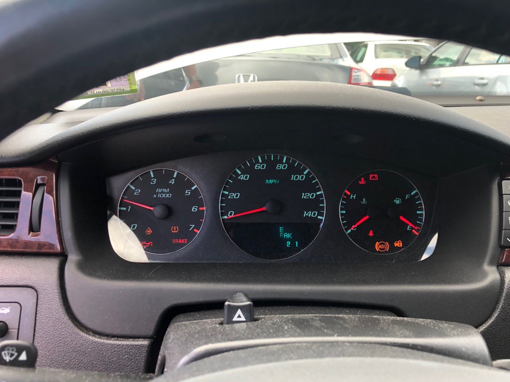 2011 Chevrolet Impala Image 7