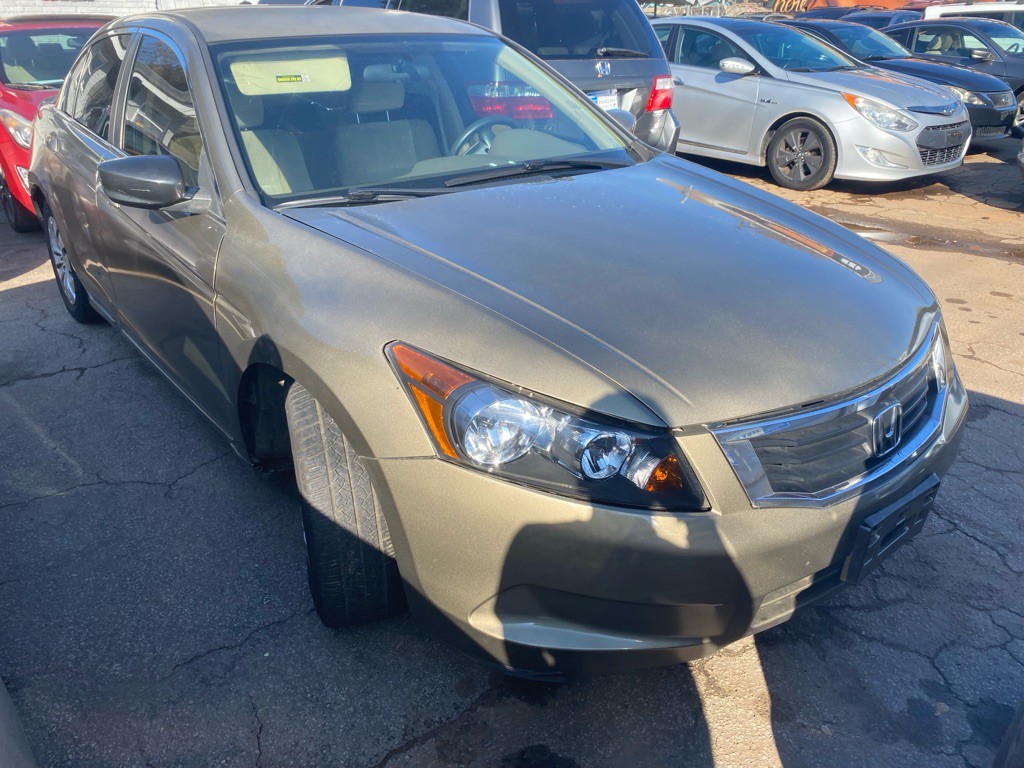 2010 Honda Accord Image 2