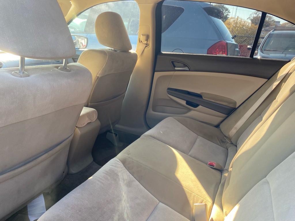 2010 Honda Accord Image 5