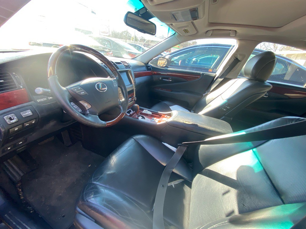 2009 Lexus LS Image 5