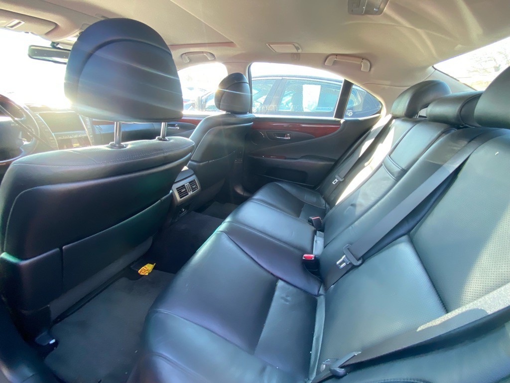 2009 Lexus LS Image 6