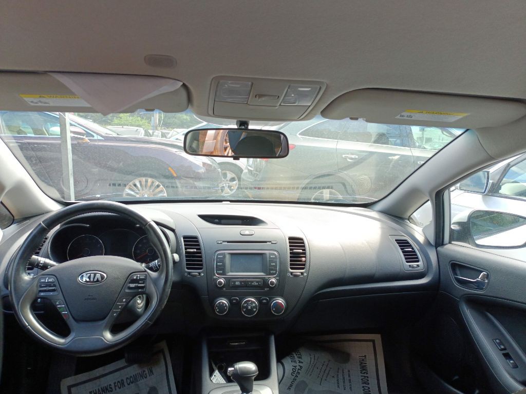 2016 Kia Forte Image 12