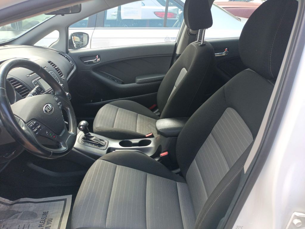 2016 Kia Forte Image 13