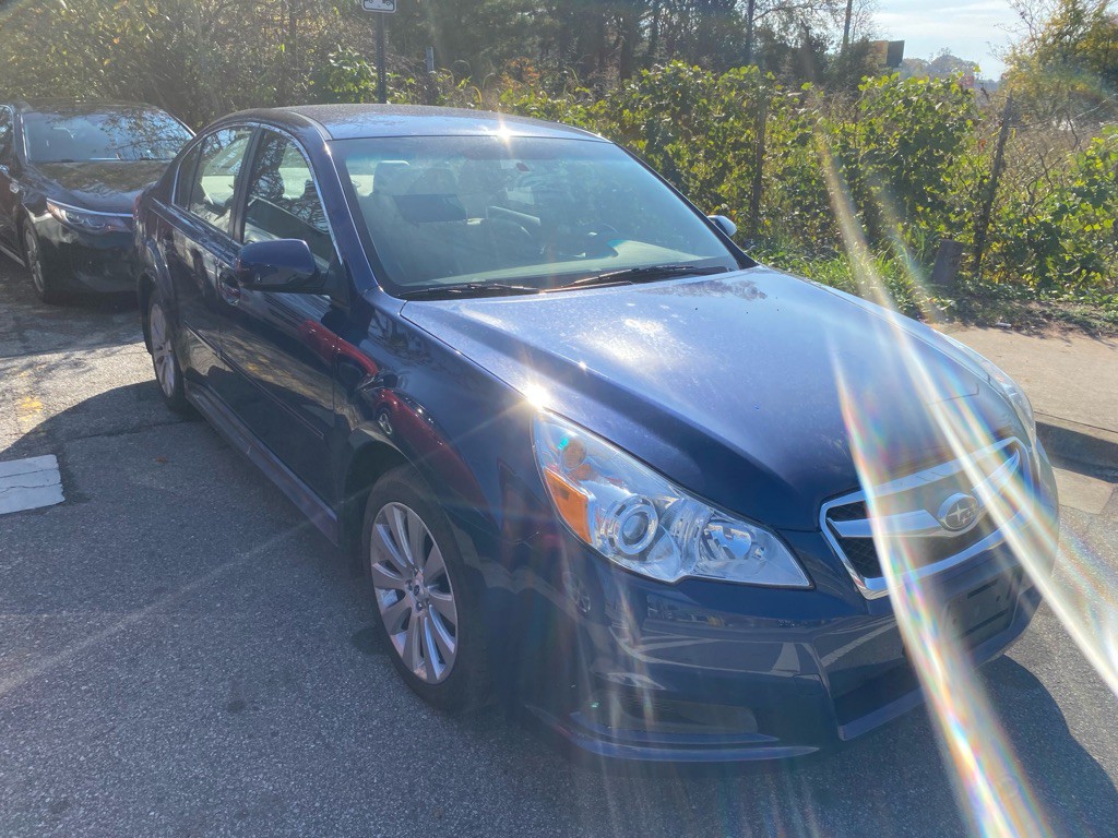 2011 Subaru Legacy Image 2