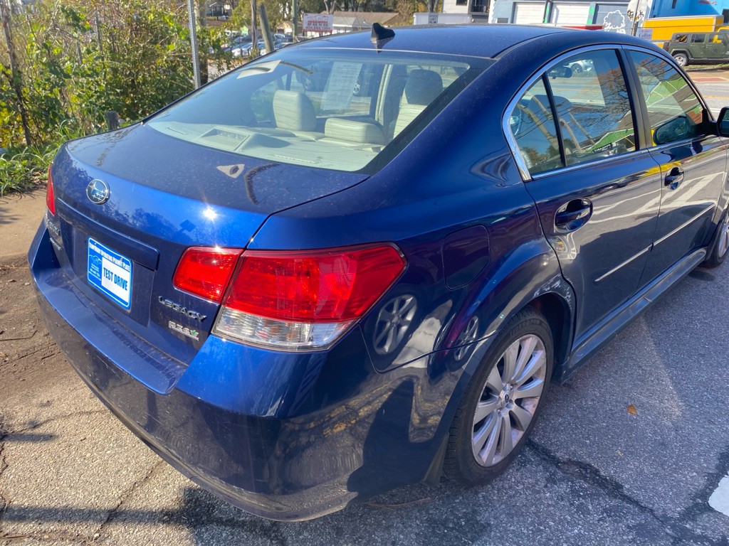 2011 Subaru Legacy Image 3