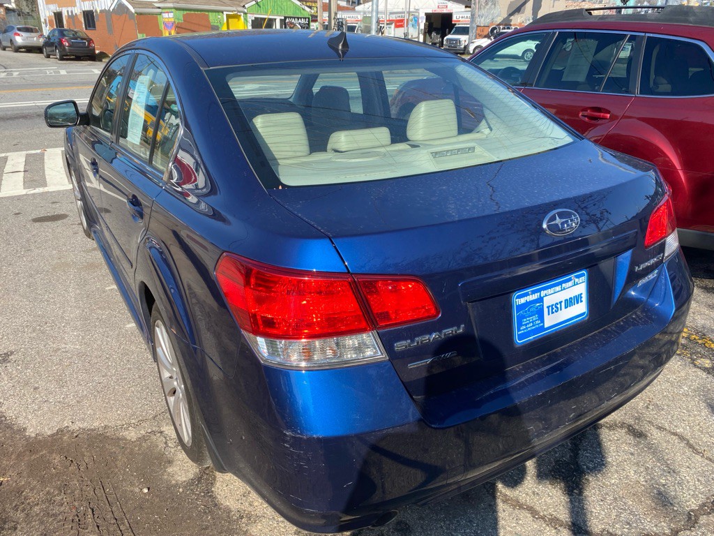 2011 Subaru Legacy Image 4