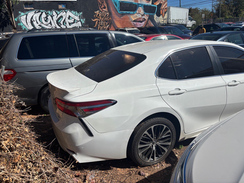 2018 Toyota Camry Image 1