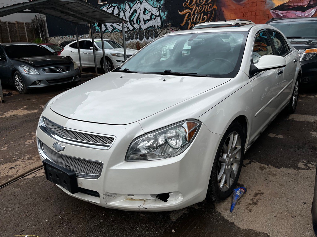 2010 Chevrolet Malibu Image 2