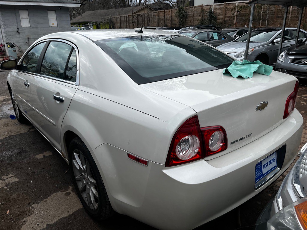 2010 Chevrolet Malibu Image 3