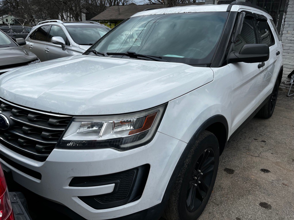 2016 Ford Explorer Image 1