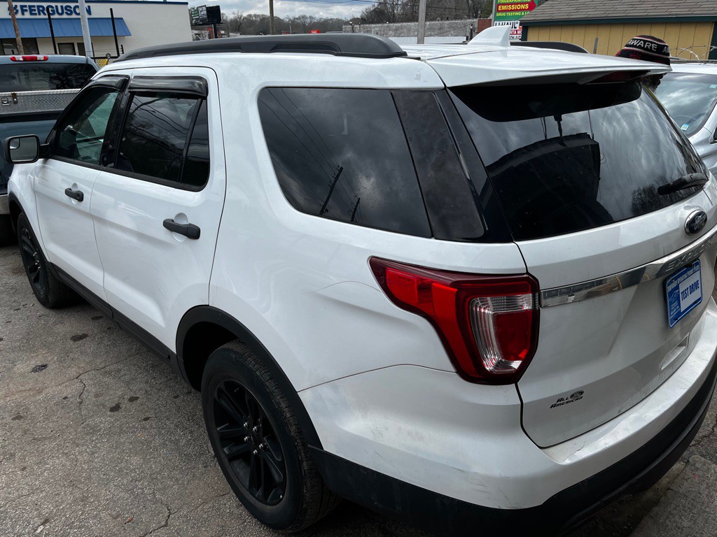 2016 Ford Explorer Image 4