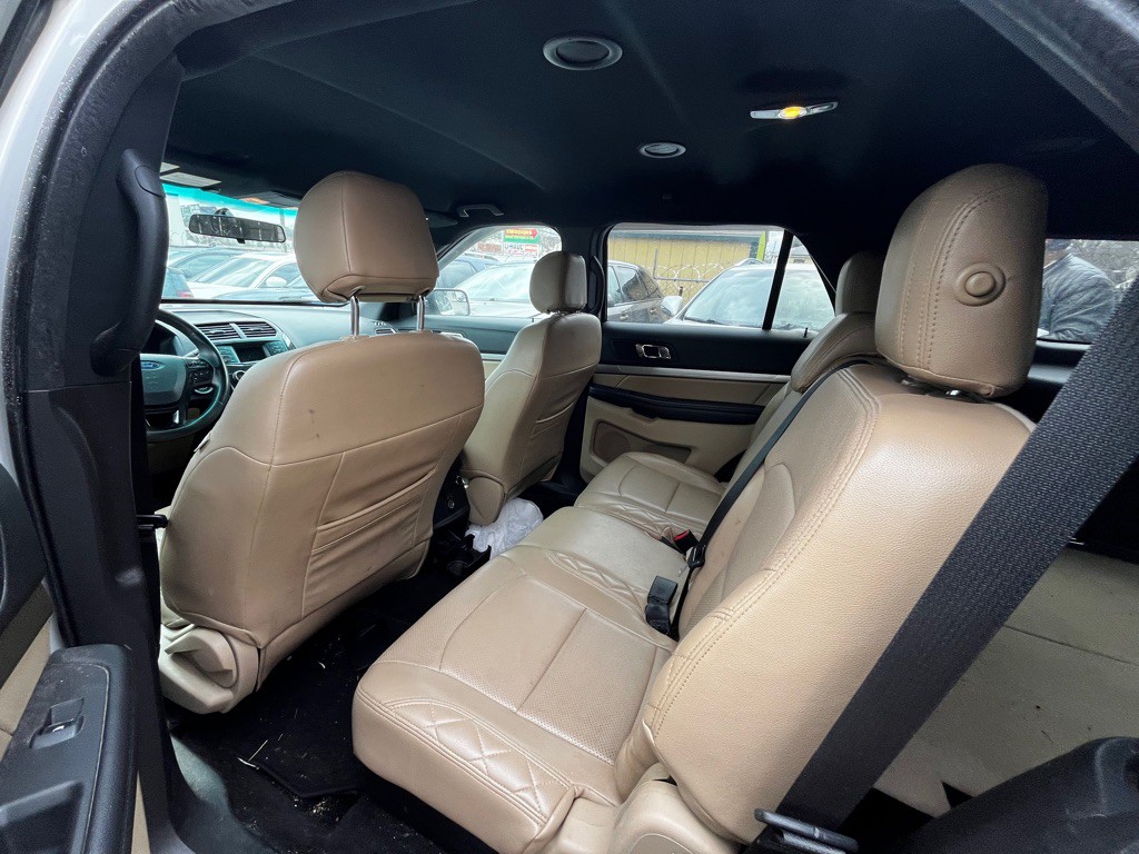 2016 Ford Explorer Image 5