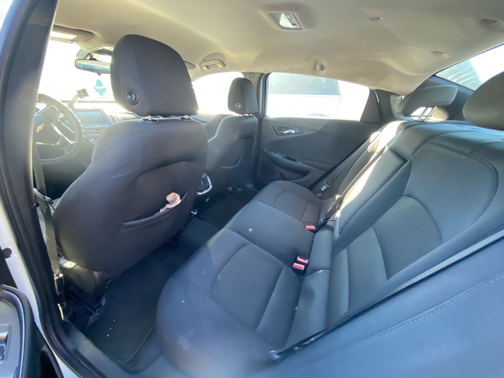 2017 Chevrolet Malibu Image 5