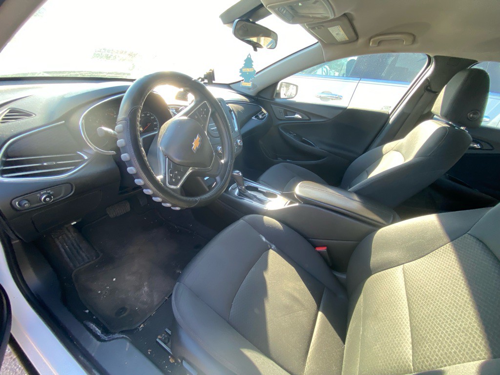 2017 Chevrolet Malibu Image 6