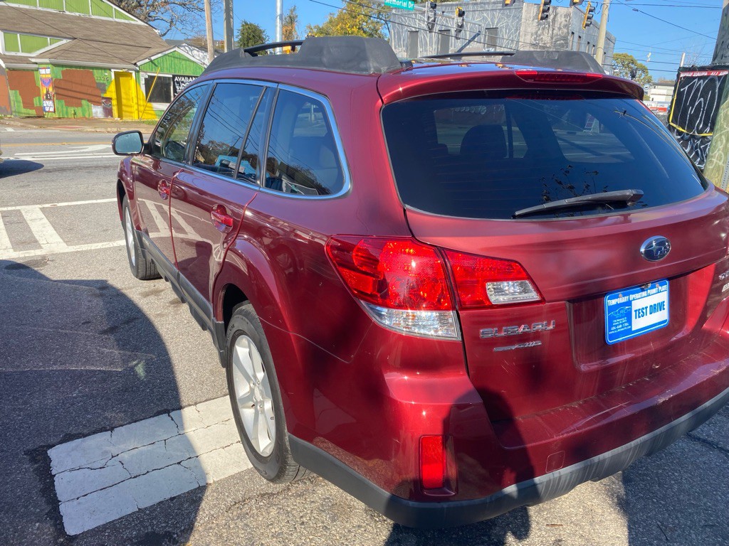 2013 Subaru Outback Image 2
