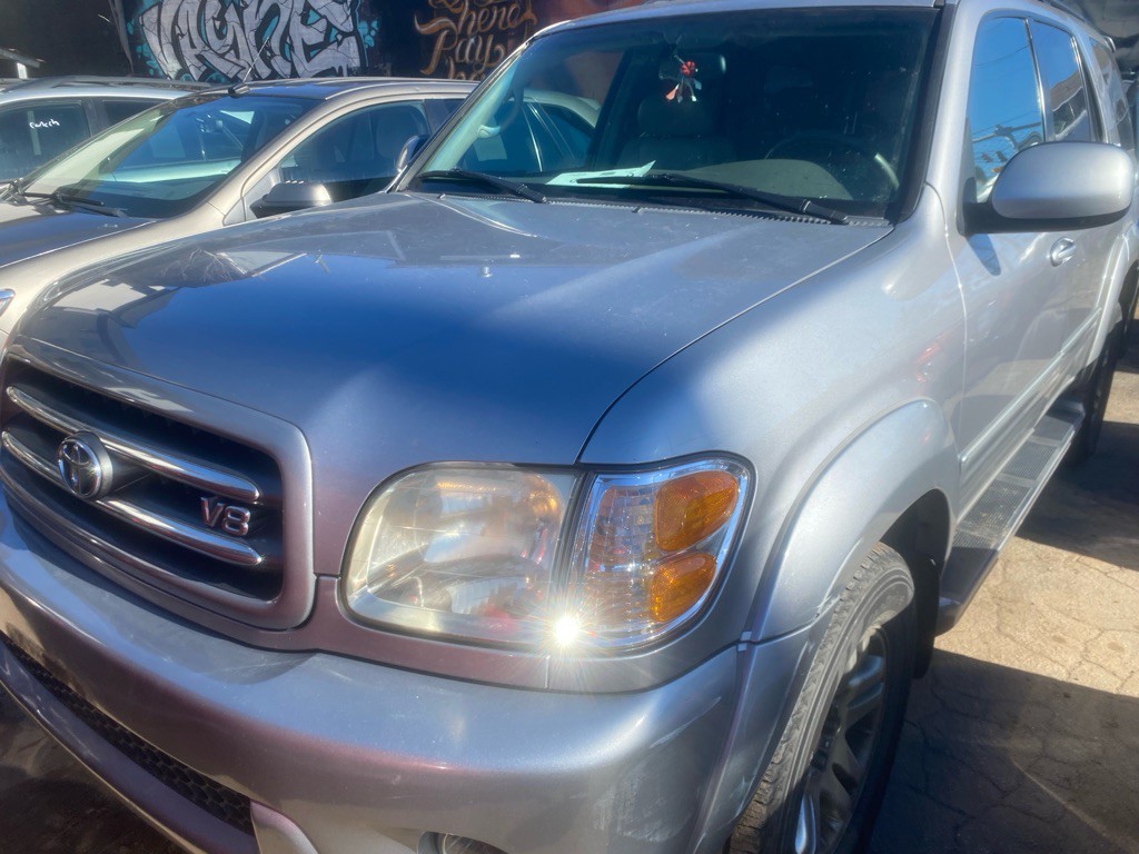 2003 Toyota Sequoia Image 9