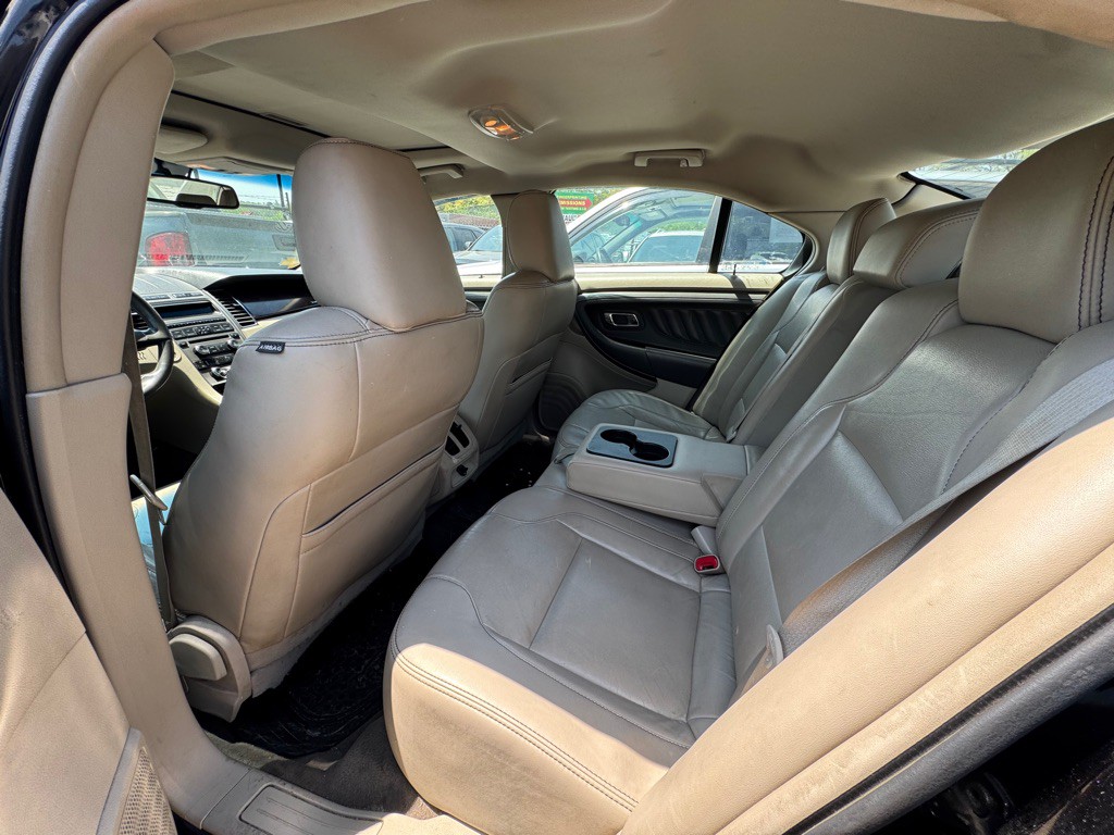 2011 Ford Taurus Image 6