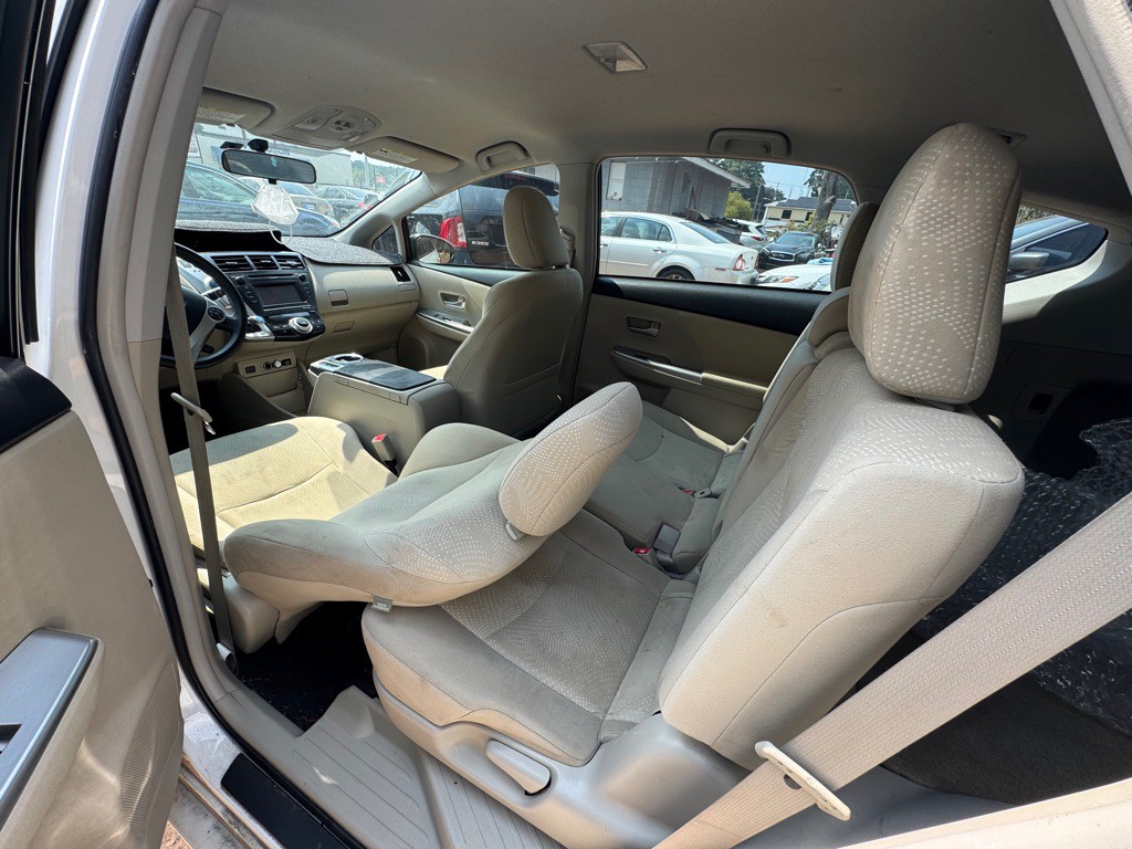 2013 Toyota Prius Image 5