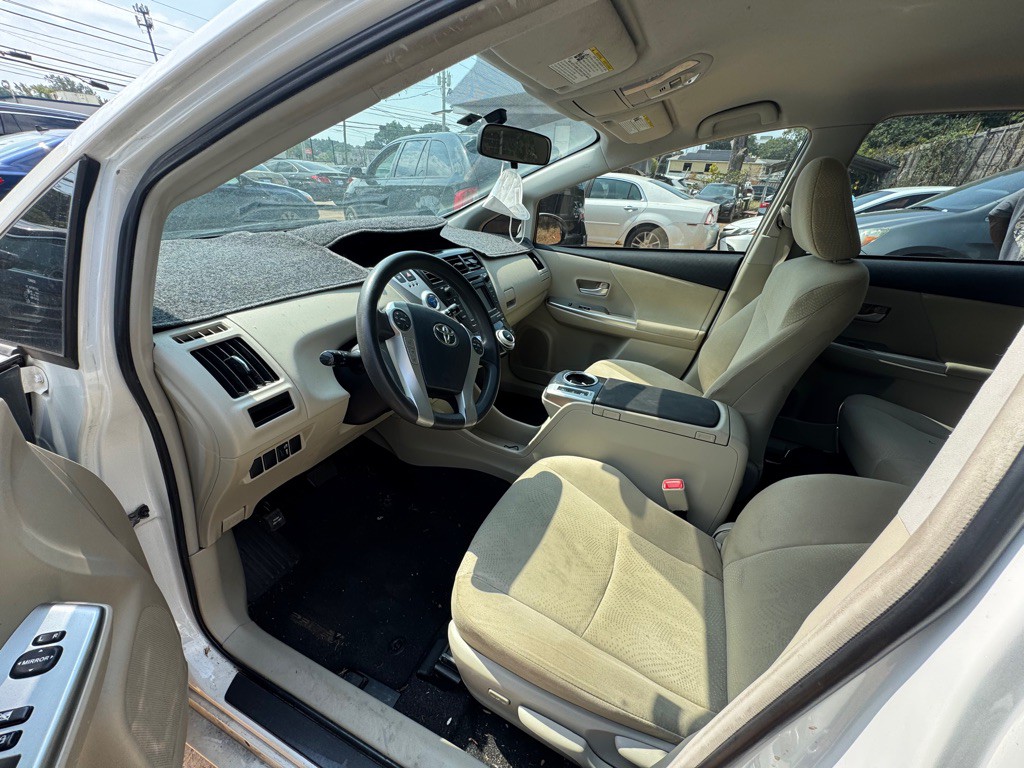 2013 Toyota Prius Image 6