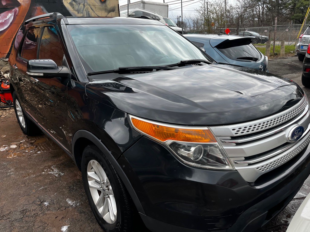 2014 Ford Explorer Image 1