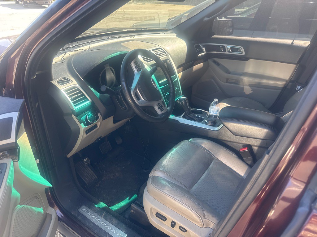 2012 Ford Explorer Image 2