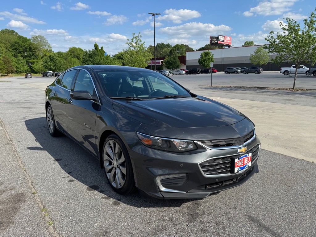 2016 Chevrolet Malibu Image 2